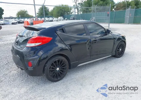 2013 Hyundai Veloster Turbo W/Blue z USA, uszkodzony, nr VIN KMHTC6AE5DU146440